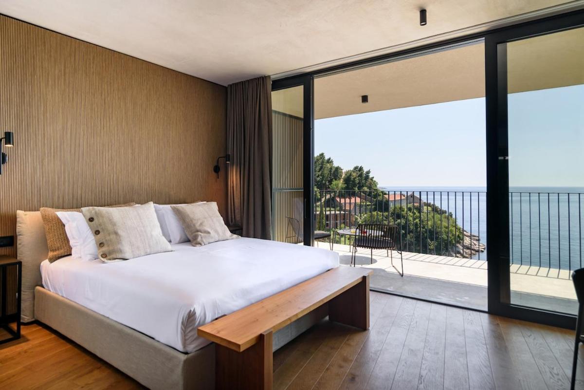 Eleven * Dubrovnik